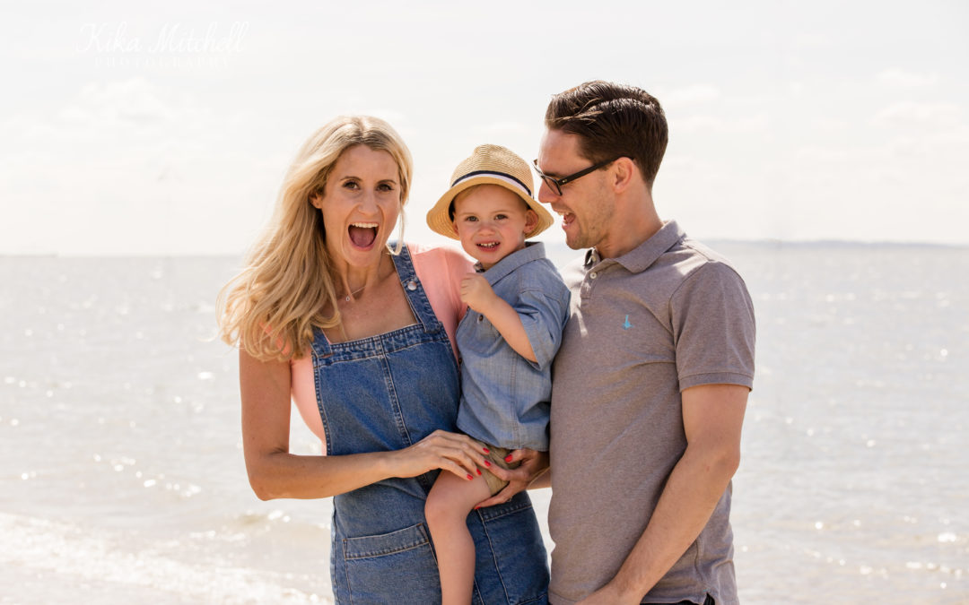 Beside the seaside  {Family photography shoot Chalkwell Beach Essex}