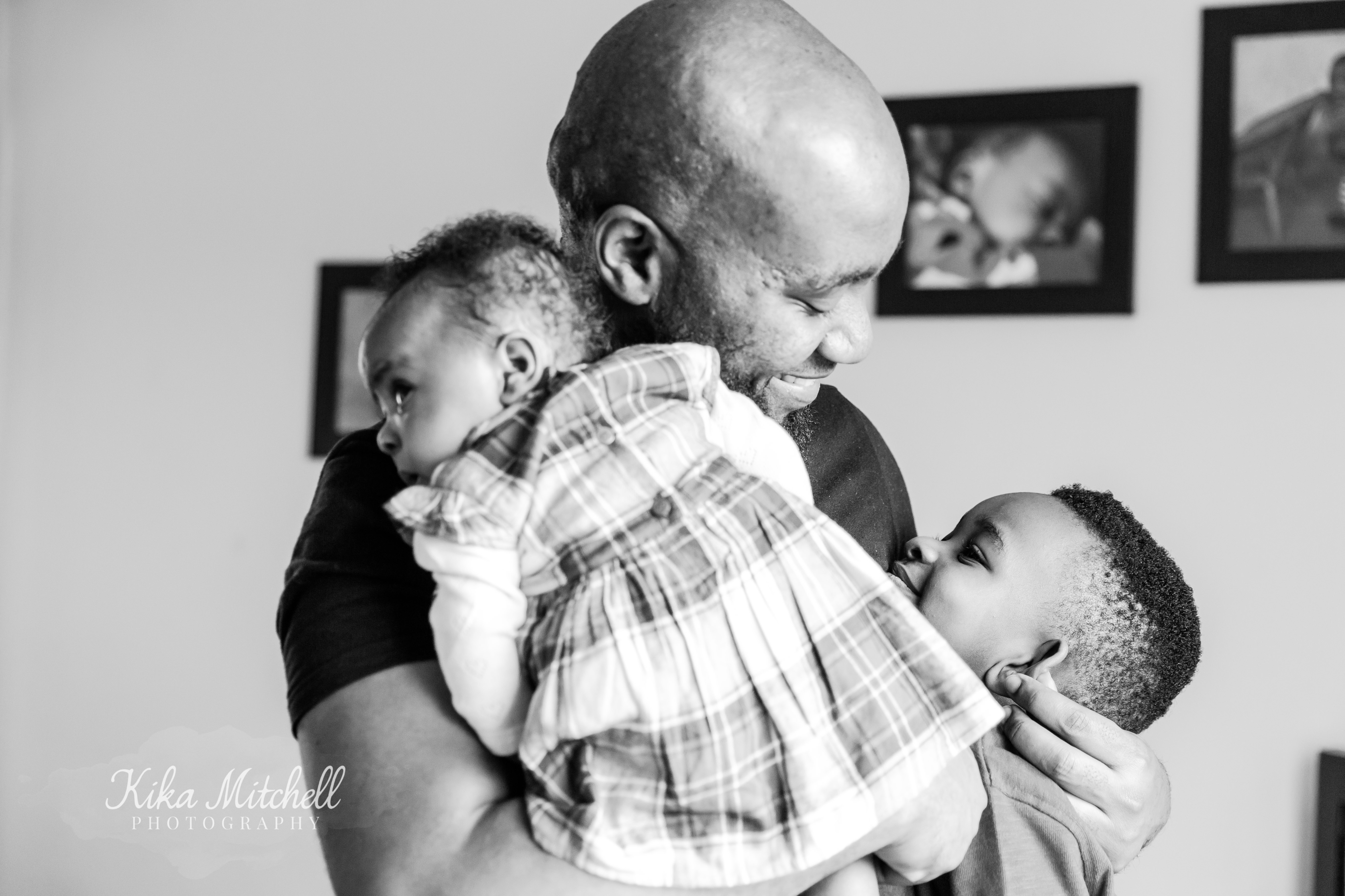 black and white family photographs by kika mitchell chelmsford photographer 