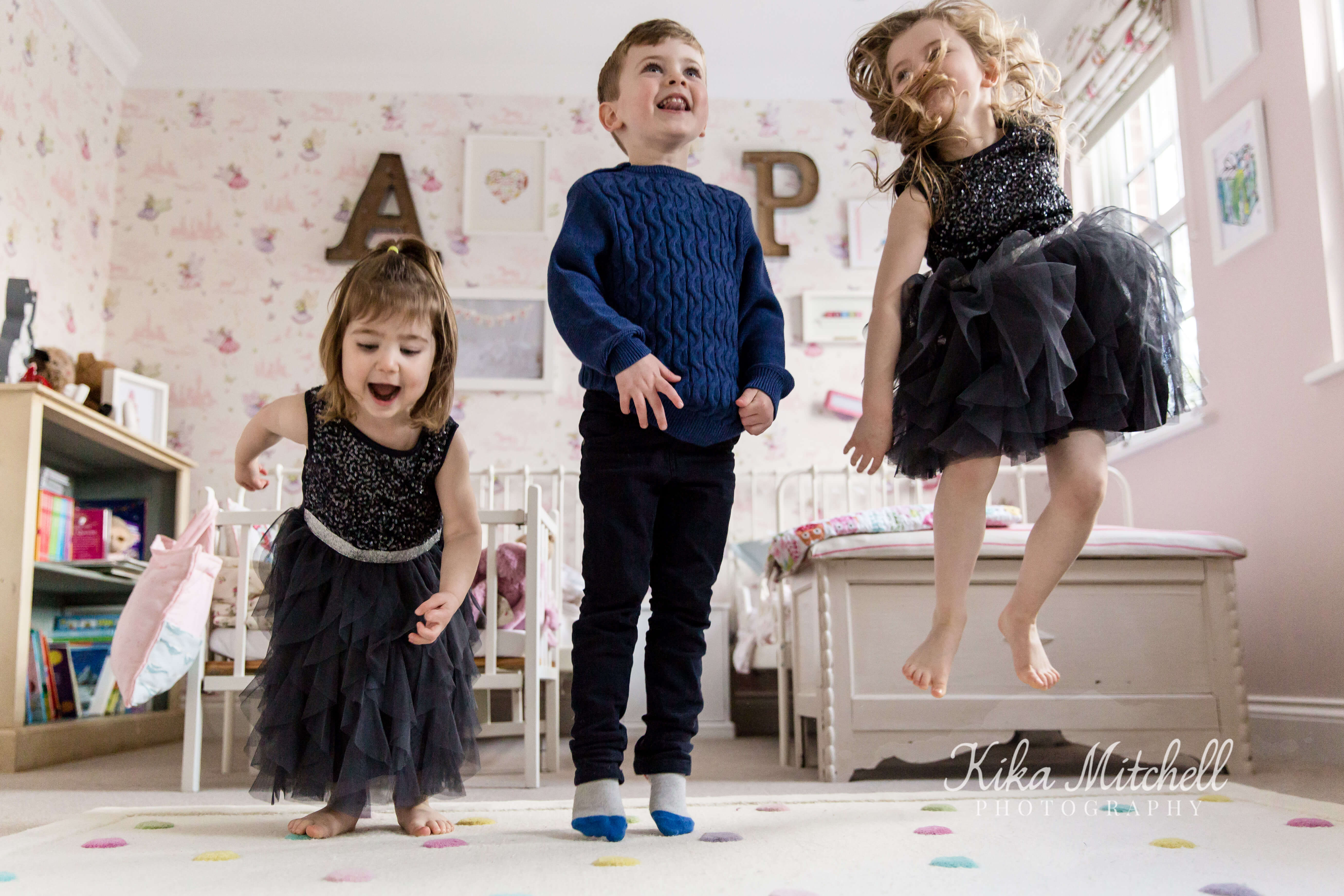 Advice from Chelmsford family photographer on what to wear for your family photoshoot with Kika Mitchell Photography