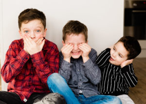 Emily Norris's sons pretend to be monkeys on latest family photoshoot at home in Brentwood by Chelmsford photographer Kika Mitchell Photography