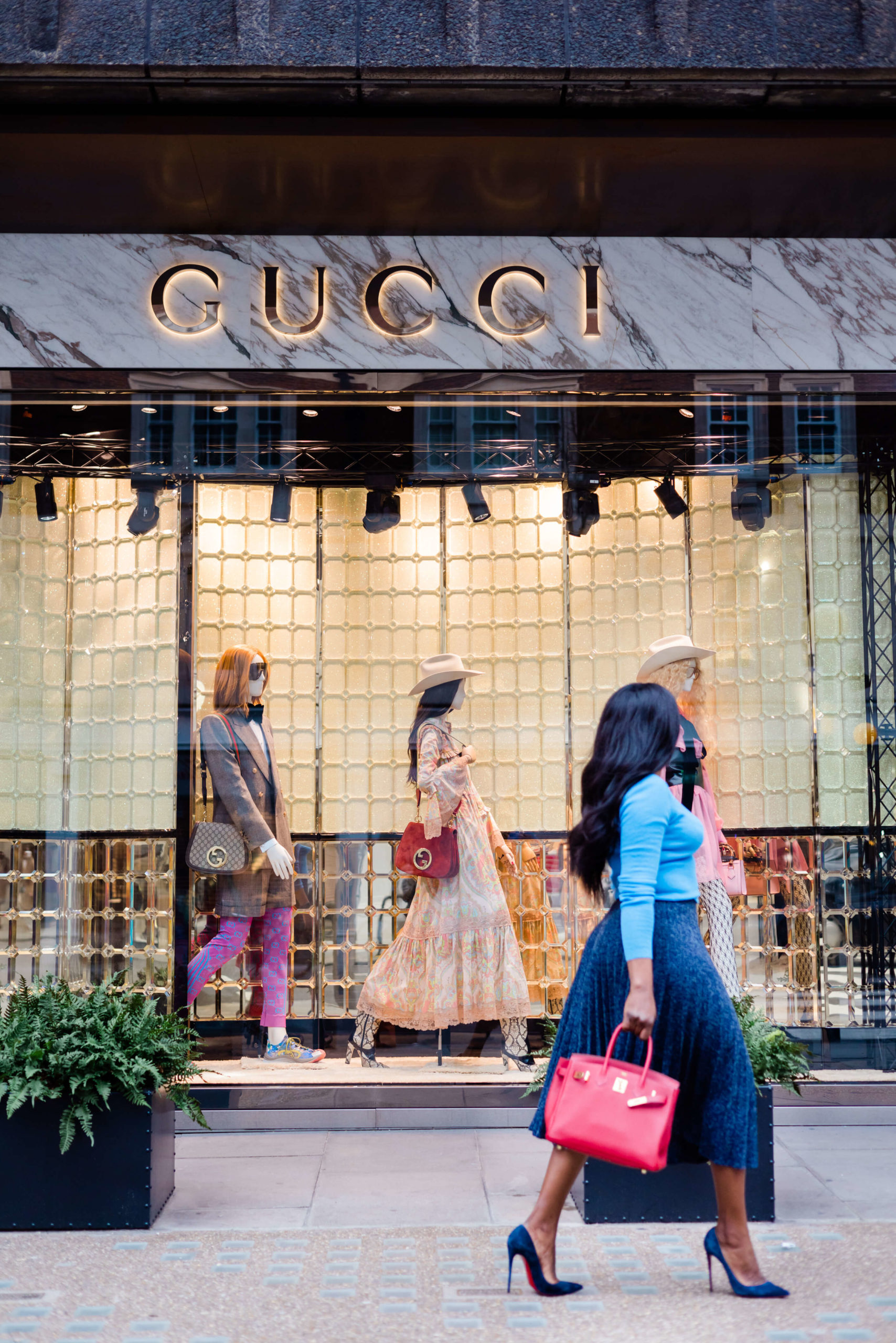 London branding shoot outside of Gucci on branding shoot by Chelmsford photography Kika Mitchell Photography